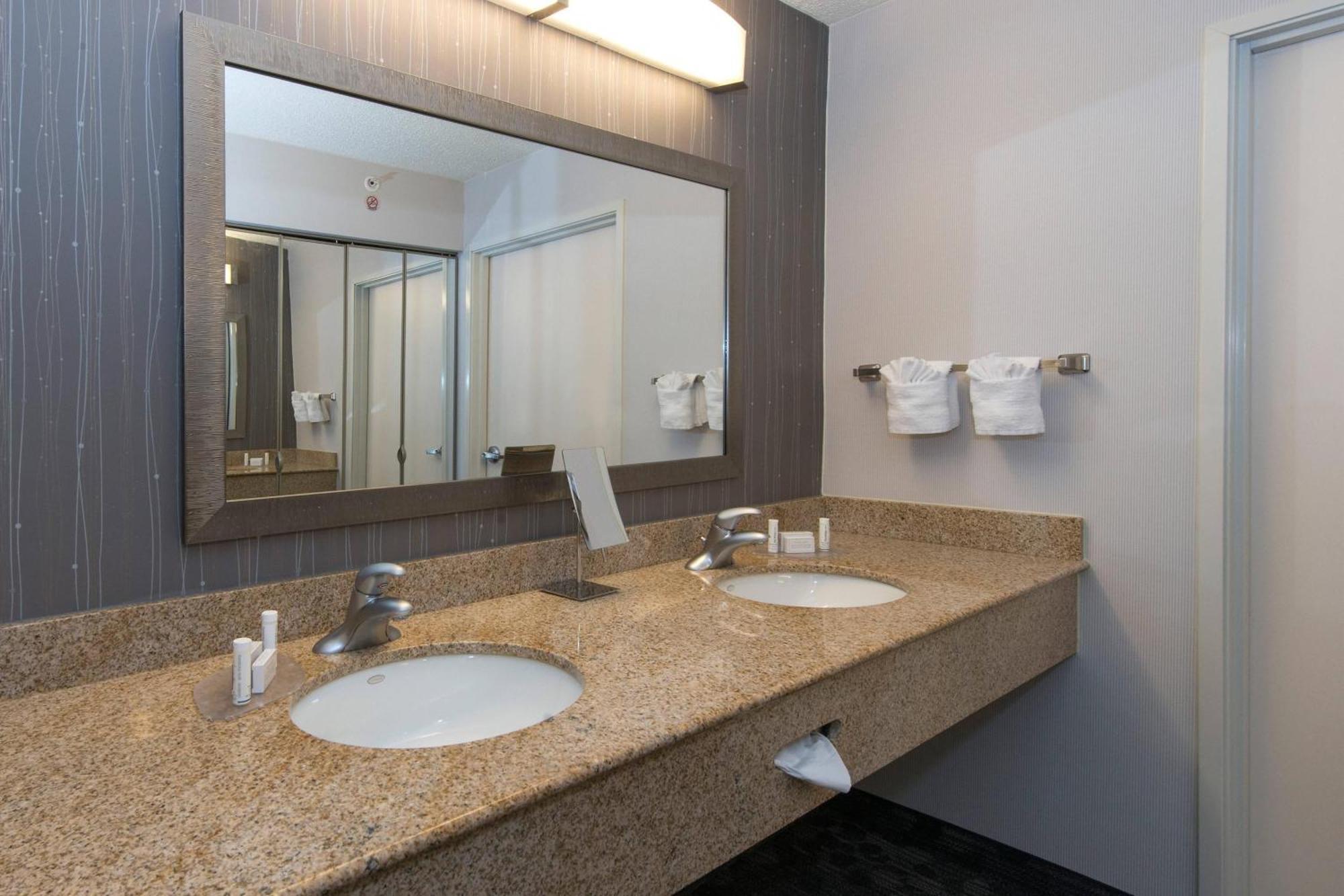 Courtyard By Marriott Albany Hotell Eksteriør bilde